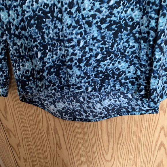 🍉George 1X, blouse, EUC, Abstract animal print, plus size, v-neck - Picture 5 of 8